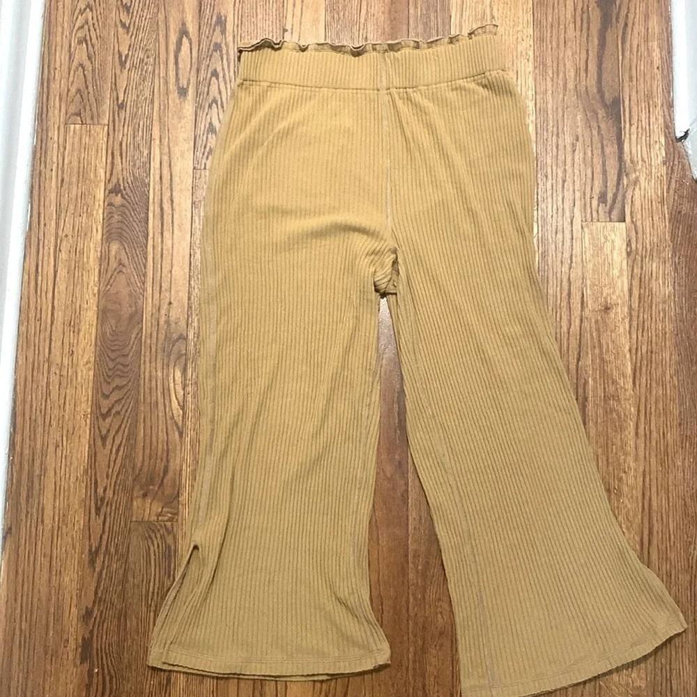 Free People Movement ,High Waisted ,Cropped ,Ribbed Mustard Yellow Pants small